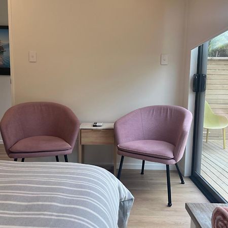 Waverly Place - Unique One Room Apartment Orewa Eksteriør billede