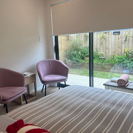 Waverly Place - Unique One Room Apartment Orewa Eksteriør billede